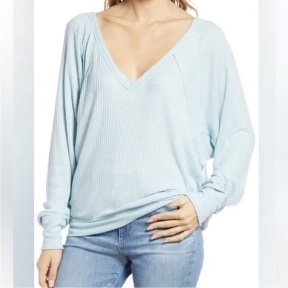 We The Free by Free People Blue Santa Clara V-neck Thermal Shirt. Size Small. - Picture 1 of 15